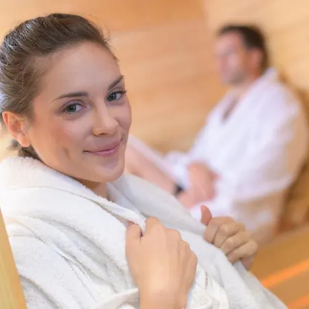 Aparthotel Amelie No 1 & 4*