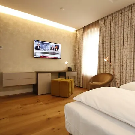 Aparthotel Amelie No 1 & 4*