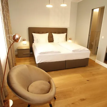 Aparthotel Amelie No 1 & 4*