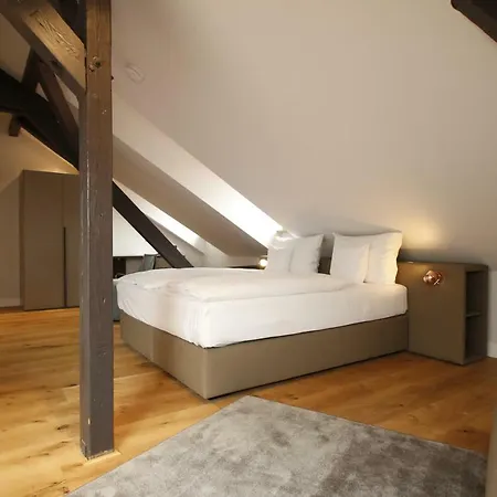 Aparthotel Amelie No 1 & 4*