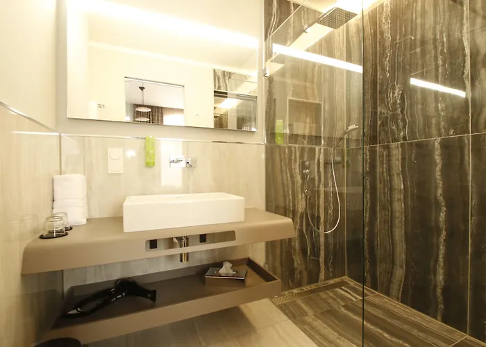 Amelie No 1 & Ξενοδοχείο με διαμερίσματα Λαντάου