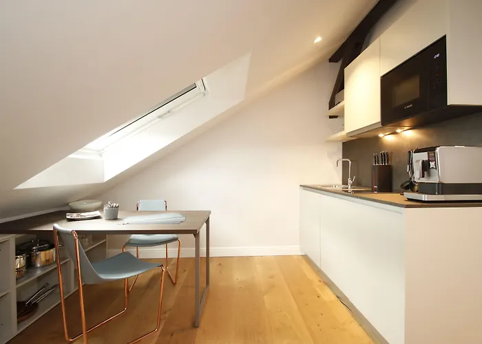 Amelie No 1 & 4* Λαντάου