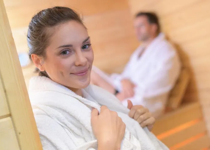 Ξενοδοχείο με διαμερίσματα Amelie No 1 & 4*