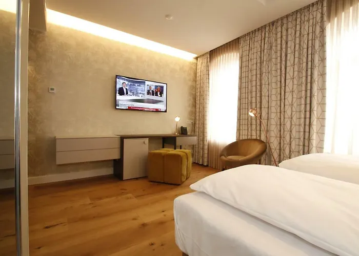 Ξενοδοχείο με διαμερίσματα Amelie No 1 & 4*