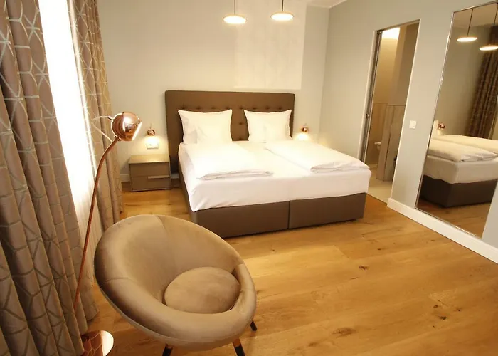 Ξενοδοχείο με διαμερίσματα Amelie No 1 & 4*