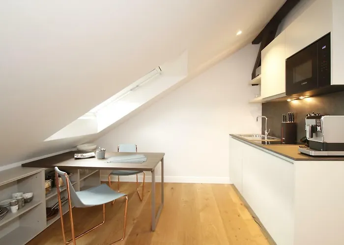 Ξενοδοχείο με διαμερίσματα Amelie No 1 & Λαντάου